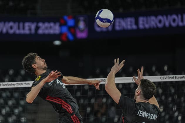 Turkiye v Germany - CEV EuroVolley 2026 Men CLUJ-NAPOCA, ROMANIA - SEPTEMBER 10: Ahmet Tumer (L) of Turkiye in action during the CEV EuroVolley 2026 match between Turkiye and Germany at the BTarena in Cluj-Napoca, Romania, on September 10, 2026. Osmancan Gurdogan Anadolu Cluj Napoca Romania. Editorial use only. Please get in touch for any other usage.  Copyright: x2026xAnadoluxOsmancanxGurdoganx