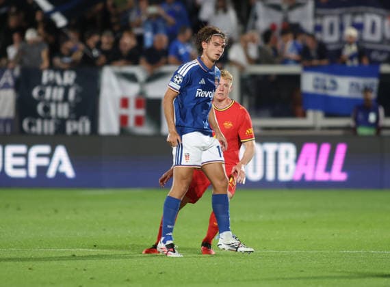 IPA88368794 - Nico Paz of Como 1907 during the 2026–27 UEFA Champions League soccer match between Como 1907 and RB Leipzig on September 10, 2026, at Giuseppe Sinigaglia Stadium in Como, Italy. Photo by Nderim KACELI  Copyright: xNderimxKaceli IPAxSportx xx IPA88368794