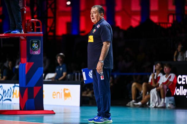 September 10, 2026: Italy s head coach Ferdinando De Giorgi during the CEV EuroVolley 2026 group stage volleyball match between Italy and Sweden on September 10, 2026 in Naples. Photo by Domenico Cippitelli. BILDBYRAN COP 18 XY0128 volleyball volleyball volleyball European Championship Italy Sweden CEV EuroVolley 2026 Italy Sweden bbeng European Championship  Copyright: DomenicoxCippitelli BB260910BB747