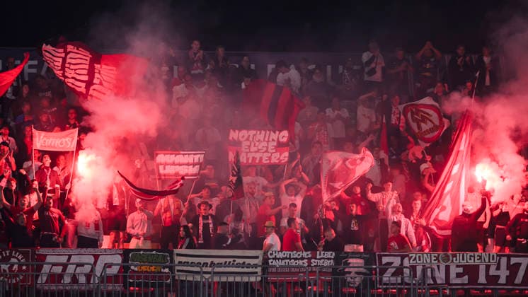 Como 1907 v RB Leipzig - UEFA Champions League Fans of RB Leipzig show their support prior to the UEFA Champions League 2026 27 league phase football match between Como 1907 and RB Leipzig. Como Italy Copyright: xNicolòxCampox
