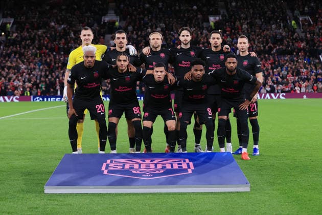 Fußball – UEFA Champions League, Gruppenphase: Manchester United gegen Sabah FK, 10. September 2026 – UEFA Champions League, Gruppenphase: Manchester United gegen Sabah FK – Sabah posiert für ein Mannschaftsfoto. Foto: Simon Stacpoole, Offside, Manchester, Großbritannien  Copyright: xSimonxStacpoolexOffside