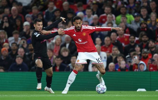 UEFA Champions League - Manchester United, ManU v Sabah MANCHESTER, ENGLAND, SEPTEMBER 10: Matheus Cunha of Manchester United on the ball during The UEFA Champions League match in The League Phase between Manchester United v Sabah at Old Trafford Stadium, Manchester, England, on September 10. (Photo by Daniel Weir) Manchester Old Trafford Stadium England Copyright: xDanielxWeir SportsxPressxPhotox Sportspressphoto_SPR227821