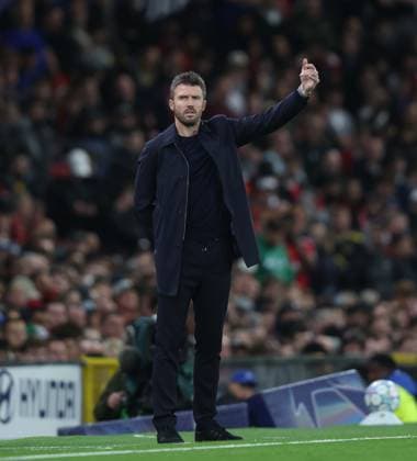 UEFA Champions League - Manchester United, ManU v Sabah MANCHESTER, ENGLAND, SEPTEMBER 10: Michael Carrick Manager of Manchester United points out instructions to his players during The UEFA Champions League match in The League Phase between Manchester United v Sabah at Old Trafford Stadium, Manchester, England, on September 10. (Photo by Daniel Weir) Manchester Old Trafford Stadium England Copyright: xDanielxWeir SportsxPressxPhotox Sportspressphoto_SPR227828