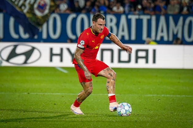 Italy Soccer UEFA Champions League 2026–2027, Matchday 1: Como 1907 vs. RB Leipzig—Giuseppe Sinigaglia (Como) and David Raum (RB Leipzig), 22 on the ball Copyright: xJOERANxSTEINSIEKx