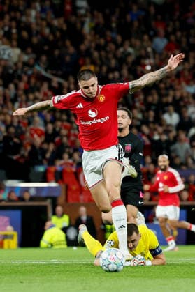 Manchester United, ManU v Sabah FC - UEFA Champions League 2026 27 League Phase MD1 Stas Pokatilov goalkeeper of Sabah cant stop Benjamin Sesko of Manchester United going through to score 3rd goal during the UEFA Champions League 2026 27 League Phase MD1 match between Manchester United and Sabah FC at Old Trafford on September 10, 2026 in Manchester, England. Manchester Old Trafford England United Kingdom Copyright: xAllstarxPicturexLibraryxLtdx