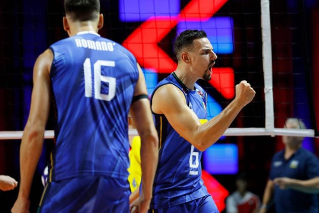 IPA88369040 - Simone Giannelli 6 of Team Italy celebrates after scoring during the opening match of the CEV Enel EuroVolley 2026 between Italy and Sweden at Piazza del Plebiscito on September 10, 2026, in Naples, Italy.  Copyright: xRichardxMorgano IPAxSportx xx IPA88369040