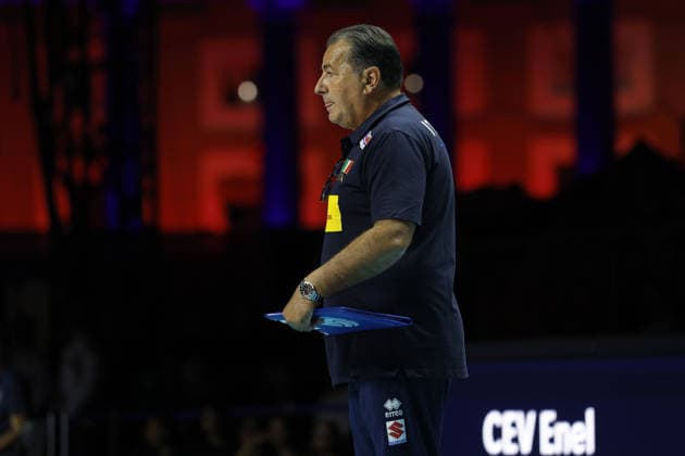 IPA88369048 - Head coach Ferdinando De Giorgi of Team Italy during the CEV Enel EuroVolley 2026 opening match between Italy and Sweden at Piazza del Plebiscito on September 10, 2026, in Naples, Italy.  Copyright: xRichardxMorgano IPAxSportx xx IPA88369048