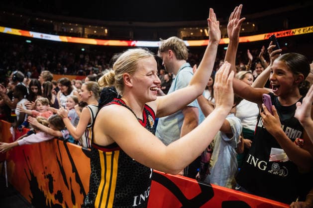 FIBA Women’s Basketball World Cup 2026: Belgium vs. Germany, September 10, 2026. Emma Eichmeyer of Germany, No. 9, high-fives the fans; Germany advances to the semifinals after the game. Basketball, FIBA Women’s Basketball World Cup 2026, Final Phase, Quarterfinals: Belgium vs. Germany on September 10, 2026, at the Uber Arena, Berlin Copyright: xBEAUTIFULxSPORTS Tonhäuserx
