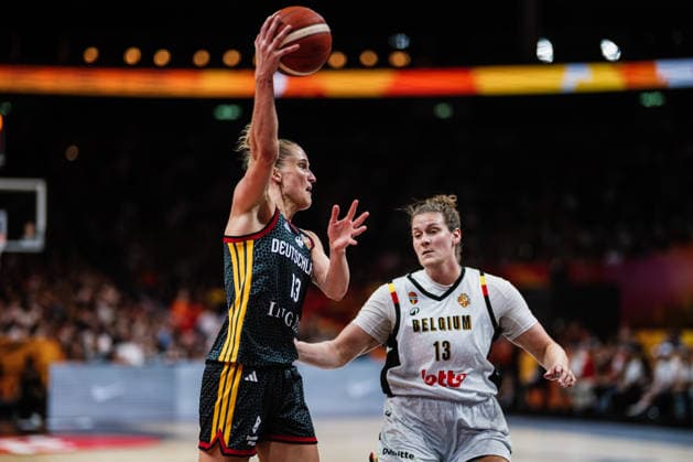 FIBA Women’s Basketball World Cup 2026: Belgium vs. Germany, September 10, 2026. Leonie Fiebich (Germany), No. 13, misses a shot; Kyara Linskens (Belgium), No. 13. Basketball, FIBA Women’s Basketball World Cup 2026, Final Phase, Quarterfinals: Belgium vs. Germany on September 10, 2026, at the Uber Arena, Berlin Copyright: xBEAUTIFULxSPORTS Tonhäuserx