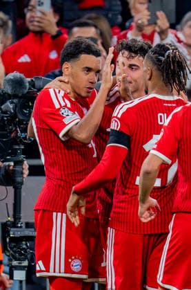 UEFA Champions League, Matchday 1, FC Bayern Munich vs. Bodo Glimt on September 10, 2026: Goal and celebration for the 1-0 lead by Jamal Musiala, with Konrad Laimer, Joshua Kimmich, and Michael Olise Copyright: xBahhoxKarax