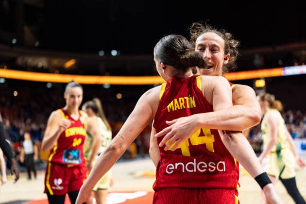Alicia Florez (Spain, 18) celebrates with Iyana Martin (Spain, 44), Germany, Australia vs. Spain, Basketball, 2026 FIBA Women’s World Cup, Quarterfinals, September 10, 2026 GER, Australia vs. Spain, Basketball, 2026 FIBA Women’s World Cup, Quarterfinals, September 10, 2026 Berlin Copyright: xEibner-Pressefoto MaxxVincenx EP_MVN