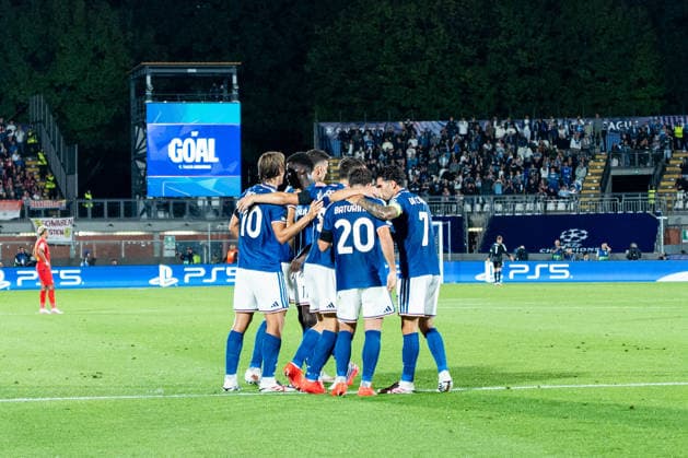 Soccer, Italy, UEFA Champions League, Matchday 1: Como 1907 vs. RB Leipzig, Thursday, September 10, 2026, Stadio Giuseppe Sinigaglia, Como; Como celebrates after Anastasios Douvikas scores the 2–0 goal, 9, Como 1907, celebration, goal, goal celebration Copyright: xValentinxDomgjonix
