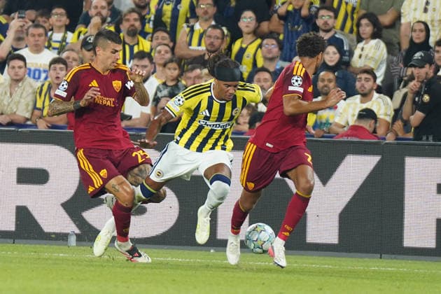 ISTANBUL, TURKEY - SEPTEMBER 10: of Fenerbahce SK and of Roma during the UEFA Champions League 2026 27 first week match between Fenerbahce SK and Roma at Fenerbahce Chobani Stadiumi on September 10, 2026 in Istanbul, Turkey. Istanbul Kadikoy TURKEY Copyright: xSeskimphotox Fenerbahce-Roma-1009 (272)
