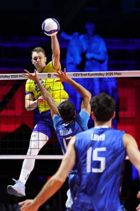 Svezia s Jacob Link during the opening match of the CEV Enel Eurovolley 2026, between Italy and Sweden, Piazza del Plebiscito, Naples, September 10, 2026.  Copyright: xAlessandroxGarofalo LaPressex