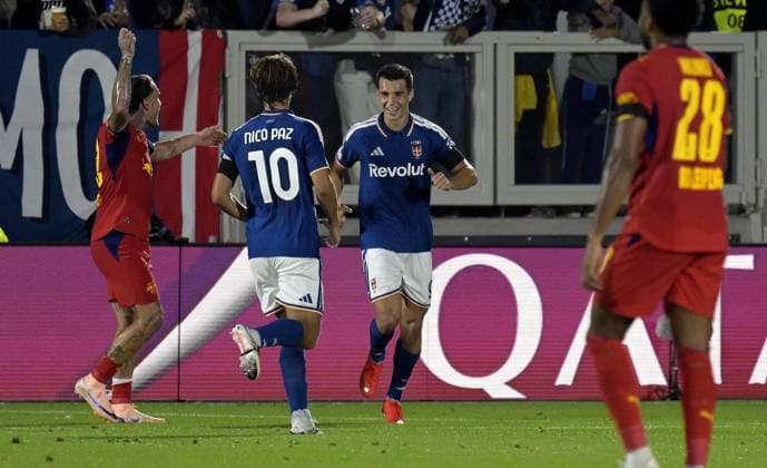 Foto IPP Paolo Bona Como 10 09 2026 UEFA Champions League di Calcio stagione 2026 2027 partita Como-Lipsia Nella foto Tasos Douvikas esulta dopo il gol del 2-0 Italy Photo Press Worldwide Copyright italy Italy ITALY  Copyright: xR4924_italyphotopressx