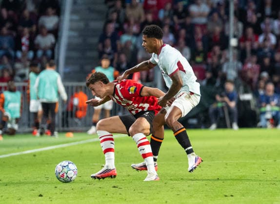 Vinicius Tobias of FC Shakhtar Donetsk fights for the ball with Ruben van Bommel of PSV Eindhoven during UEFA Champions League - Matchday 1 - PSV Eindhoven vs FC Shakhtar Donetsk (Ruslan Taran Ball Raw Images) Eindhoven Philips Stadion Netherlands Copyright: xRuslanxTaranx RUS_PSV-SHA-0361