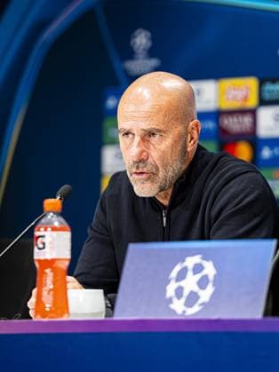 EINDHOVEN - PSV Eindhoven Head Coach Peter Bosz during the press conference, PK, Pressekonferenz following the UEFA Champions League match between PSV Eindhoven and Shakhtar Donetsk at the Philips Stadium on September 10, 2026 in Eindhoven, the Netherlands. KEVIN SENDERS ANP UEFA Champions League 2026 27 xVIxANPxSportx xMarcelxterxBalsxIVx 567947273 originalFilename: 567947273.jpg