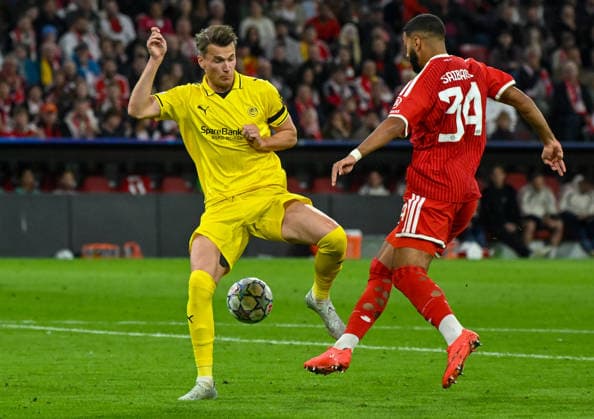 September 10, 2026, xemx, Soccer, UEFA Champions League, FC Bayern Munich vs. FK Bodø Glimt, Odin Bjortuft (FK Bodø Glimt), Ismael Saibari (FC Bayern Munich), tackle, action, battle for the ball, Munich