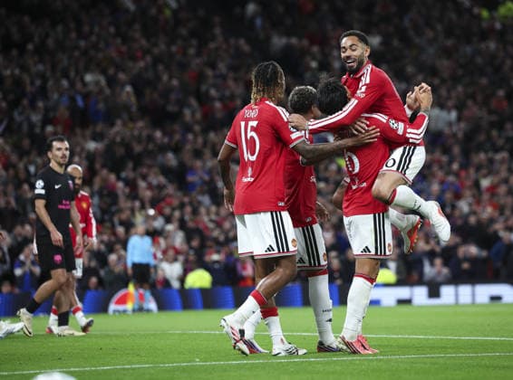 Manchester United, ManU v Sabah, UEFA Champions League, League Stage 10.09.26 Manchester United v Sabah, UEFA Champions League, League Stage Bradley Ormesher The Times Lisandro Martinez of Manchester United celebrates scoring his teams 4th goal with Matheus Cunha  Copyright: xBradleyxOrmesherx NINTCHDBPICT001107213872