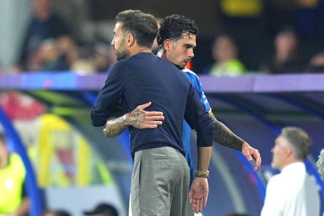 Como™s Lucas Da Cunha , Como™s head coach Cesc Fabregas during the UEFA Champions League football match between Como and RB Leipzig - Champions League 2026 2027 - Giuseppe Sinigallia in Como , north Italy - Thursday , September 10 , 2026. - Soccer  Copyright: xSpada LaPressex