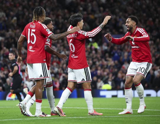 Manchester United, ManU v Sabah, UEFA Champions League, League Stage 10.09.26 Manchester United v Sabah, UEFA Champions League, League Stage Bradley Ormesher The Times Lisandro Martinez of Manchester United celebrates scoring his teams 4th goal with Matheus Cunha  Copyright: xBradleyxOrmesherx NINTCHDBPICT001107214582