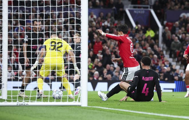 Manchester United, ManU v Sabah, UEFA Champions League, League Stage 10.09.26 Manchester United v Sabah, UEFA Champions League, League Stage Bradley Ormesher The Times Lisandro Martinez of Manchester United scores and celebrates scoring his teams 4th goal  Copyright: xBradleyxOrmesherx NINTCHDBPICT001107214941