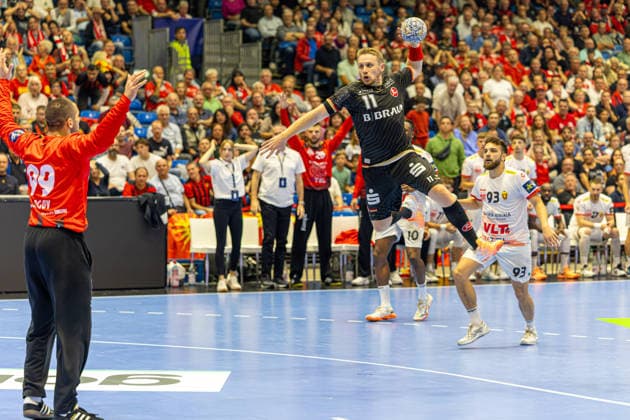 KASSEL, GERMANY - SEPTEMBER 10: Dimitri Ignatow (MT Melsungen, 11) with ball during the EHF Champions League, match between MT Melsungen vs. HC Vardar 1961 at Rothenbach-Halle on September 10, 2026 in Kassel, Germany. Hessen Germany Copyright: xBEAUTIFULxSPORTS Freudensteinx
