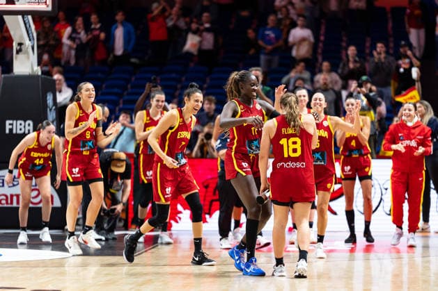 Alicia Florez of Spain, No. 18, Player of the Game, celebrates after the victory at the end of the game; Awa Fam Spain, No. 11; GER, Australia vs. Spain, Basketball, FIBA Women s World Cup 2026, Quarterfinals, September 10, 2026, GER, Australia vs. Spain, Basketball, FIBA Women’s World Cup 2026, Quarterfinals, September 10, 2026, Berlin Copyright: xEibner-Pressefoto MaxxVincenx EP_MVN