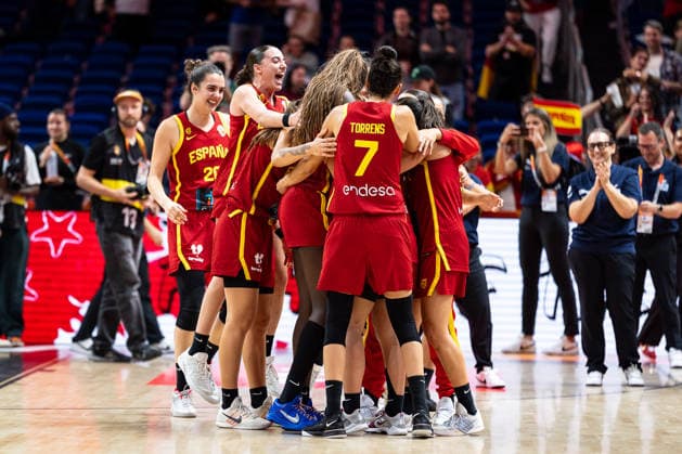 Spanish team celebrates after victory at the end of the game, GER, Australia vs. Spain, Basketball, 2026 FIBA Women s World Cup, Quarterfinals, September 10, 2026, GER, Australia vs. Spain, Basketball, 2026 FIBA Women s World Cup, Quarterfinals, September 10, 2026, Berlin Copyright: xEibner-Pressefoto MaxxVincenx EP_MVN
