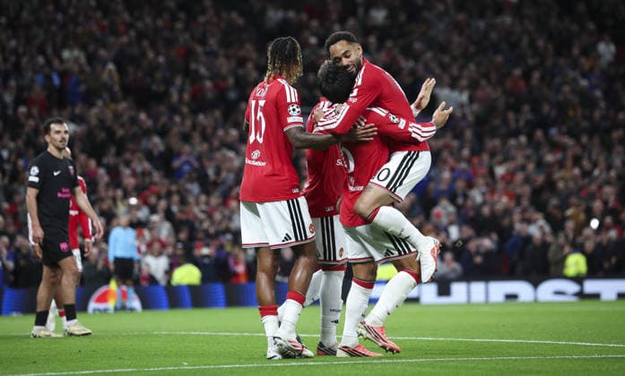 Manchester United, ManU v Sabah, UEFA Champions League, League Stage 10.09.26 Manchester United v Sabah, UEFA Champions League, League Stage Bradley Ormesher The Times Lisandro Martinez of Manchester United celebrates scoring his teams 4th goal with Matheus Cunha  Copyright: xBradleyxOrmesherx NINTCHDBPICT001107216012