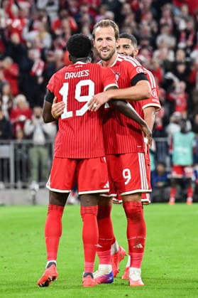 MUNICH, GERMANY; 10. SEPTEMBER: Bayern Munich celebrating the goal to 3-0 by Alphonso DAVIES (FC Bayern Munich 19) Tor Torschuetze Freude Happy during the Champions League Match between FC Bayern Muenchen vs. FK Bodo Glimt at Matchday 1 at Allianz Arena - Harry KANE (FC Bayern Munich 9) Copyright: xBEAUTIFULxSPORTS Goldbergx