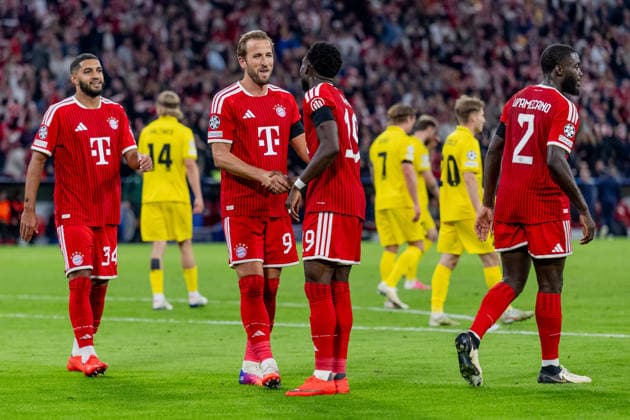 Ismael Saibari (FC Bayern Munich, 34) and Harry Kane (FC Bayern Munich, 09) congratulate Alphonso Davies (FC Bayern Munich, 19) on his goal to make it 3–0; on the right is Dayot Upamecano (FC Bayern Munich, 02 GER), FC Bayern Munich vs. FK Bodo Glimt, Soccer, UEFA Champions League, Group Stage, Matchday 1, 2026–2027 Season, September 10, 2026 DFL DFB regulations prohibit any use of photographs as image sequences and or quasi-video. Photo: HMB Media, Heike Feiner Copyright: HMBxMedia HeikexFeiner
