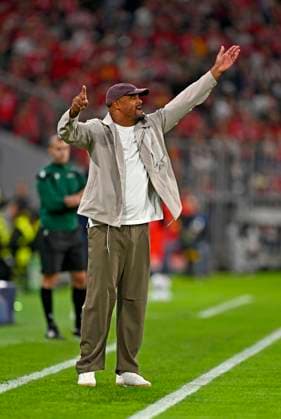 September 10, 2026, Soccer: UEFA Champions League 2026–2027, Matchday 1, FC Bayern Munich vs. FK Bodo Glimt, at the Allianz Arena in Munich; Coach Vincent Kompany of FC Bayern Munich gestures