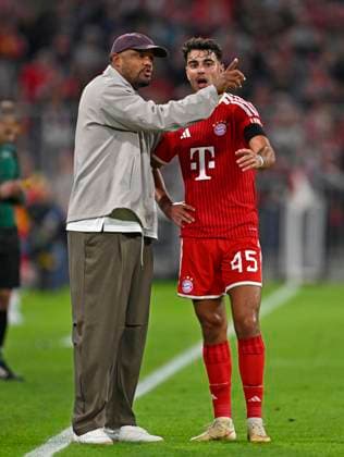 September 10, 2026, Soccer: UEFA Champions League 2026–2027, Matchday 1, FC Bayern Munich vs. FK Bodo Glimt, at the Allianz Arena in Munich; from left: Coach Vincent Kompany, FC Bayern Munich with Aleksandar Pavlovic, Bayern Munich