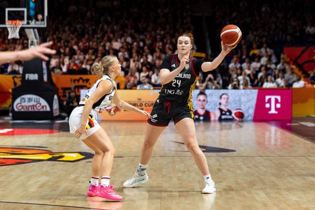 Lina Sontag, Germany, 24, Pass, GER, Belgium vs. Germany, Basketball, 2026 FIBA Women s World Cup, Quarterfinals, September 10, 2026, GER, Belgium vs. Germany, Basketball, 2026 FIBA Women s World Cup, Quarterfinals, September 10, 2026, Berlin Copyright: xEibner-Pressefoto MaxxVincenx EP_MVN