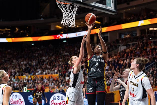 Nyara Sabally (Germany), No. 8, shooting; Emma Meesseman (Belgium), No. 11; Kyara Linskens (Belgium), No. 13; GER, Belgium vs. Germany, Basketball, 2026 FIBA Women’s World Cup, Quarterfinals, September 10, 2026, GER, Belgium vs. Germany, Basketball, 2026 FIBA Women’s World Cup, Quarterfinals, September 10, 2026, Berlin Copyright: xEibner-Pressefoto MaxxVincenx EP_MVN