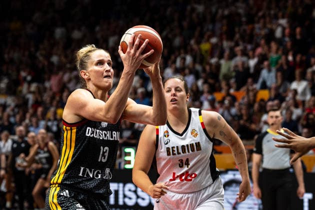 Leonie Fiebich (Germany), No. 13, shooting; Billie Massey (Belgium), No. 34; GER, Belgium vs. Germany, Basketball, FIBA Women s World Cup 2026, Quarterfinals, September 10, 2026, GER, Belgium vs. Germany, Basketball, 2026 FIBA Women s World Cup, Quarterfinals, September 10, 2026, Berlin Copyright: xEibner-Pressefoto MaxxVincenx EP_MVN