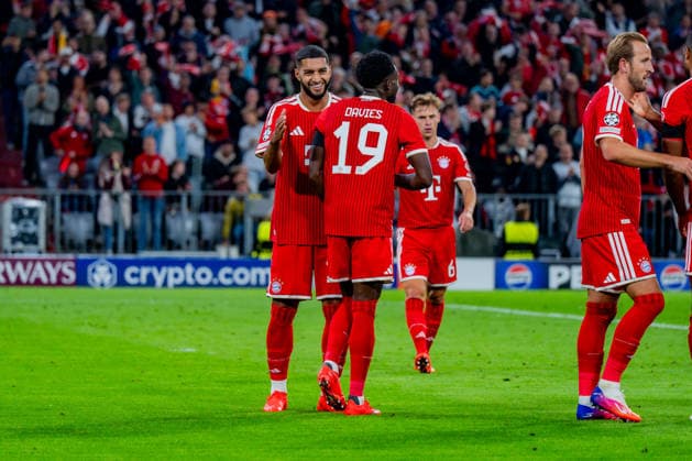 UEFA Champions League, Matchday 1, FC Bayern Munich vs. Bodo Glimt on September 10, 2026. Alphonso Davies scores the 3-0 goal; shown here are Alphonso Davies and Harry Kane. Copyright: xBahhoxKarax
