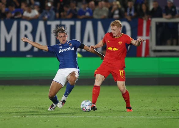 IPA88370888 - Nicolas Seiwald of RB Leipzig and Nico Paz of Como 1907 during the 2026–27 UEFA Champions League soccer match between Como 1907 and RB Leipzig on September 10, 2026, at Giuseppe Sinigaglia Stadium in Como, Italy. Photo by Nderim KACELI  Copyright: xNderimxKaceli IPAxSportx xx IPA88370888