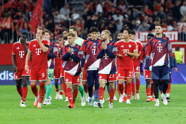 The FC Bayern Munich team taking a lap of honor after the match between FC Bayern Munich and FK Bodo Glimt, men s soccer, UEFA Champions League, 2026–2027, Matchday 1 on September 10, 2026, in Munich, Allianz Arena, Bavaria, Germany