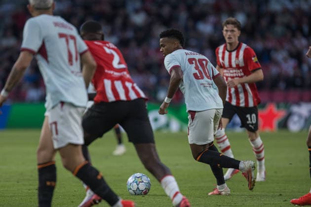 Alisson Santana seen during UEFA Champions League 26 27 League Phase - Matchday 1 match between teams of PSV Eindhoven and FC Shakhtar Donetsk (Jan Borys Ball Raw Images) Eindhoven Philips Stadion Netherlands Copyright: xJanxBorysx janborys_psv_shakhtar_2627-113
