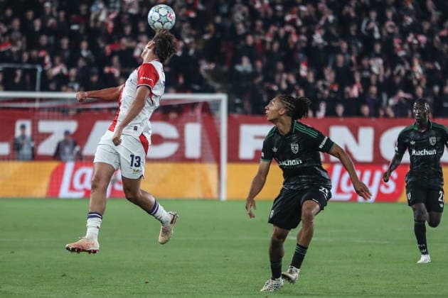Praha 10.09.2026. PIlka nozna UEFA Liga Mistrzow sezon 2026 2027 runda 1 mecz: SK Slavia Praha - RC Lens --- Football UEFA Champions League season 2026 2027 round 1 match: SK Slavia Praha - RC Lens nz Mojmir Chytil Fot. Kacper Staniec NEWSPIX.PL --- newspix.pl 