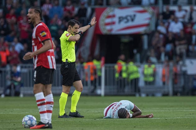 Umut Meler and Kaua Elias after a foul seen during UEFA Champions League 26 27 League Phase - Matchday 1 match between teams of PSV Eindhoven and FC Shakhtar Donetsk (Jan Borys Ball Raw Images) Eindhoven Philips Stadion Netherlands Copyright: xJanxBorysx janborys_psv_shakhtar_2627-94