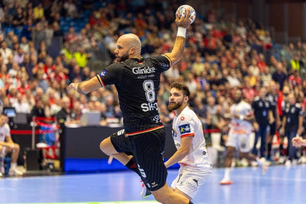 KASSEL, GERMANY - SEPTEMBER 10: Adrian Sipos (MT Melsungen, 8) with ball during the EHF Champions League, match between MT Melsungen vs. HC Vardar 1961 at Rothenbach-Halle on September 10, 2026 in Kassel, Germany. Hessen Germany Copyright: xBEAUTIFULxSPORTS Freudensteinx