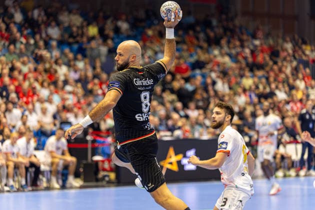 KASSEL, GERMANY - SEPTEMBER 10: Adrian Sipos (MT Melsungen, 8) with ball during the EHF Champions League, match between MT Melsungen vs. HC Vardar 1961 at Rothenbach-Halle on September 10, 2026 in Kassel, Germany. Hessen Germany Copyright: xBEAUTIFULxSPORTS Freudensteinx