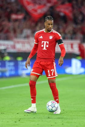 Michael Olise, FC Bayern Munich, age 17, with the ball, free kick, GER, FC Bayern Munich vs. FK Bodo Glimt, soccer, UEFA Champions League, group stage, Matchday 1, 2026–2027 season, September 10, 2026, GER, FC Bayern Munich vs. FK Bodo Glimt, soccer, UEFA Champions League, group stage, Matchday 1, 2026–2027 season, September 10, 2026, Munich Copyright: xEibner-Pressefoto JennixMaulx EP_JML