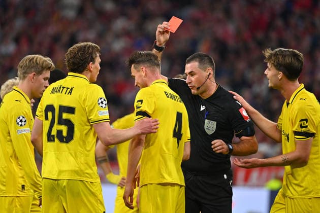 Odin Bjoertuft (Glimt) is sent off; referee Rade OBRENOVIC shows him a red card. Soccer Champions League, 2026–27 season, group stage: FC Bayern Munich vs. Bodo Glimt, 5–0, on September 10, 2026