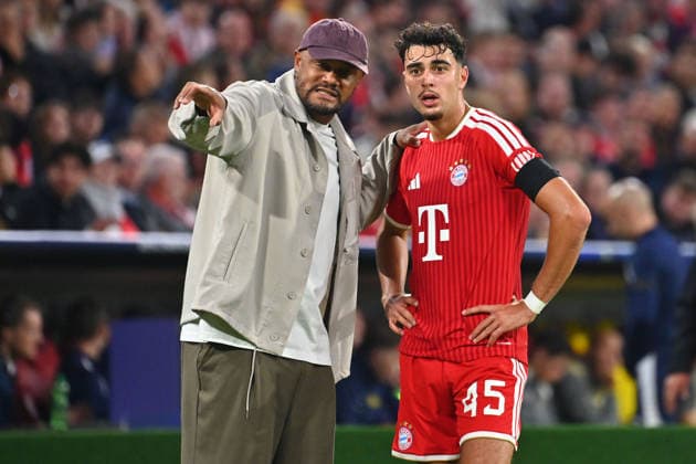 Coach Vincent KOMPANY of Bayern Munich with Aleksandar PAVLOVIC of Bayern Munich, gesturing, giving instructions, soccer, Champions League, 2026–27 season, League stage: FC Bayern Munich vs. Bodø Glimt 5–0 on September 10, 2026