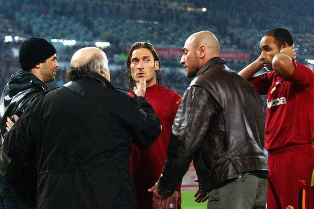 Football, Italy, Serie A, The derby between Lazio and AS Roma is abandoned in scandalous circumstances