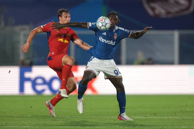 Como 1907 v RB Leipzig - UEFA Champions League - Season 2026-2027 Como, Italy, 10th September 2026. Willi Orban of RB Leipzig challenges Moise Kean of Como 1907 during the Como 1907 vs RB Leipzig UEFA Champions League, group phase match at Stadio Giuseppe Sinigaglia, Como. Picture credit should read: Jonathan Moscrop Como Stadio Giuseppe Sinigaglia Italy